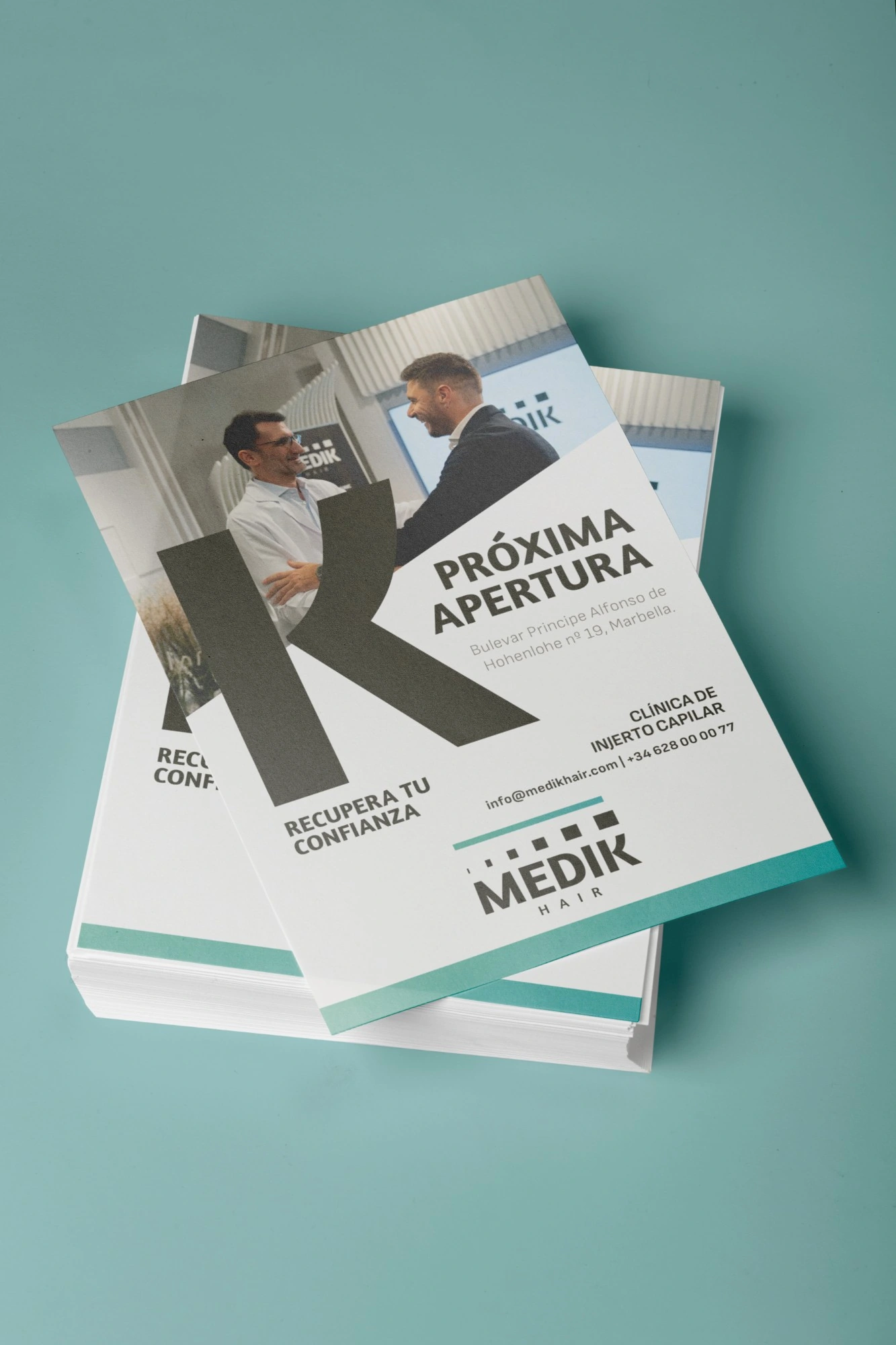 Flyers de próxima apertura de Medik Hair
